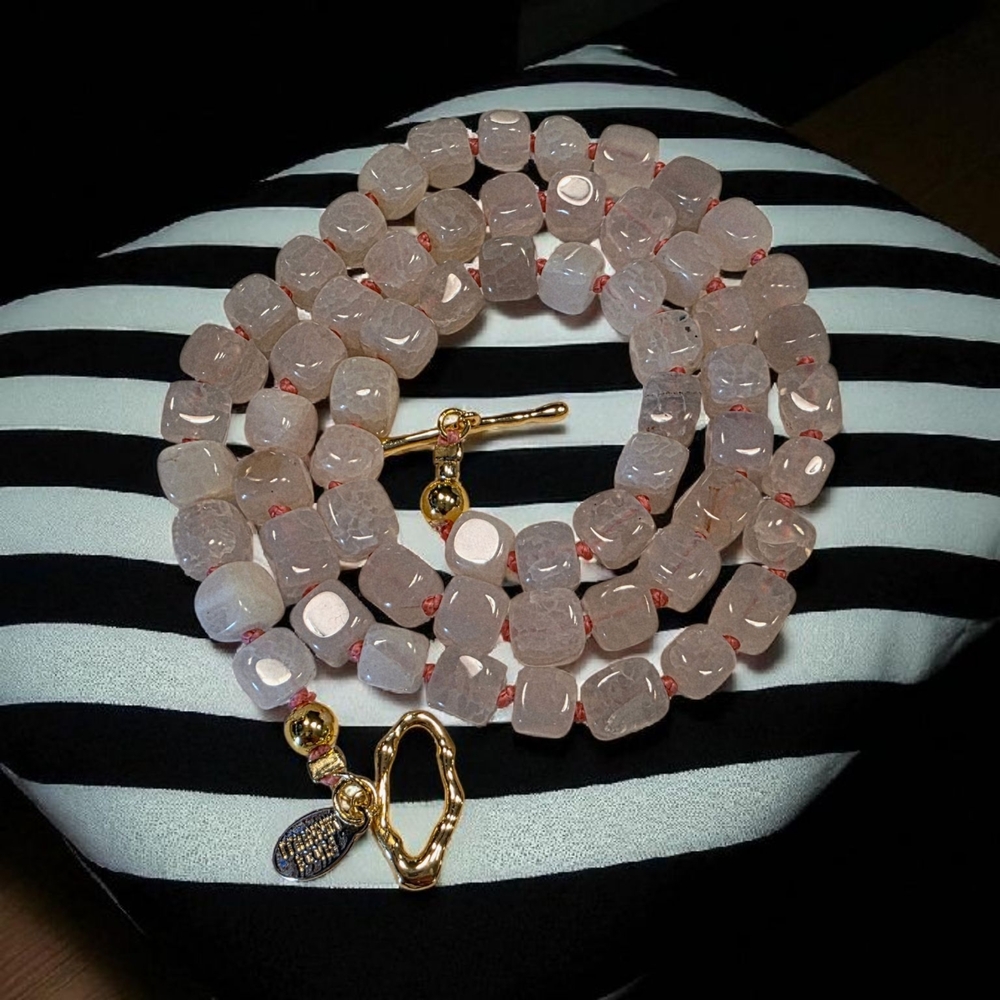 SALE!! Stylish Pale Rose Quartz Necklace - Picture 2 of 5